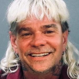 Meet your Posher, Randall